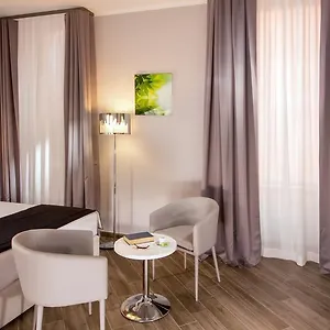 https://frattina-rooms.it-romehotels.com